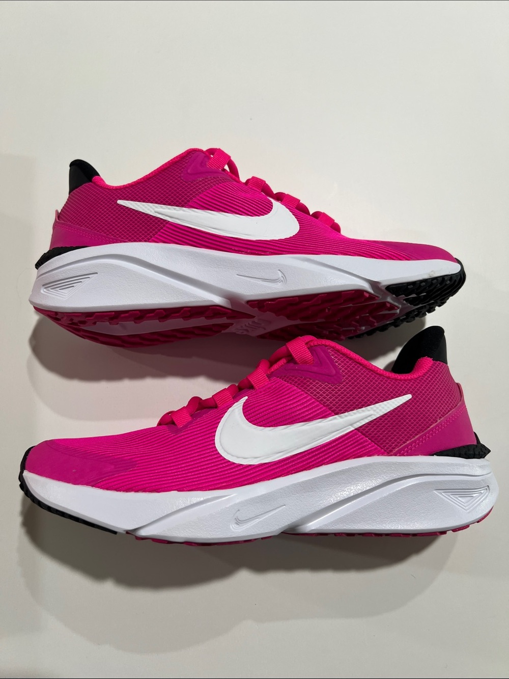 NIKE STAR RUNNER 4 NN GRADE SCHOOL SIZE 5.5Y FIERCE PINK WHITE BLACK DX7615-601